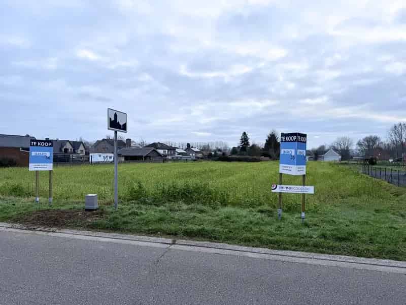 Halfopen Bouwgrond: Bouw Uw Droomhuis
