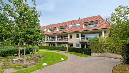 Gelijkvloers appartement mét garage in prachtig groen domein