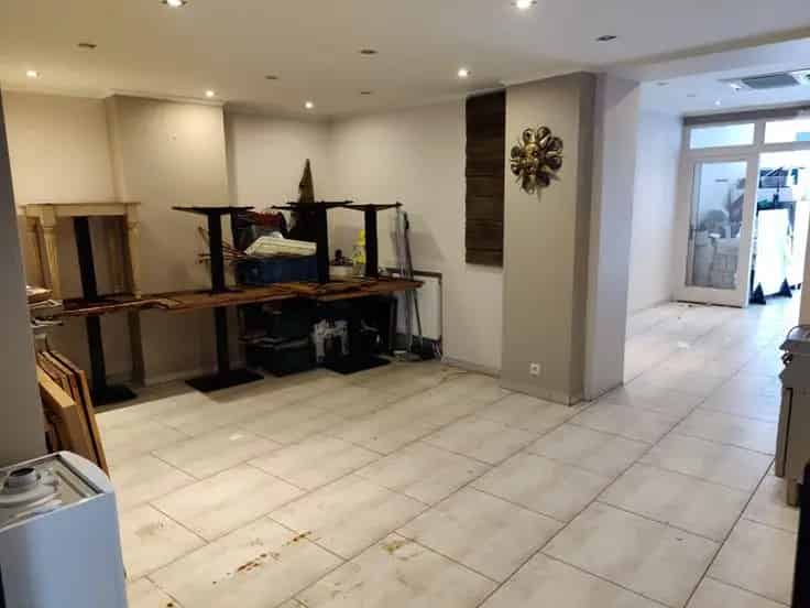 Huis Te Koop Tienen: Handelszaak met Duplex Appartement