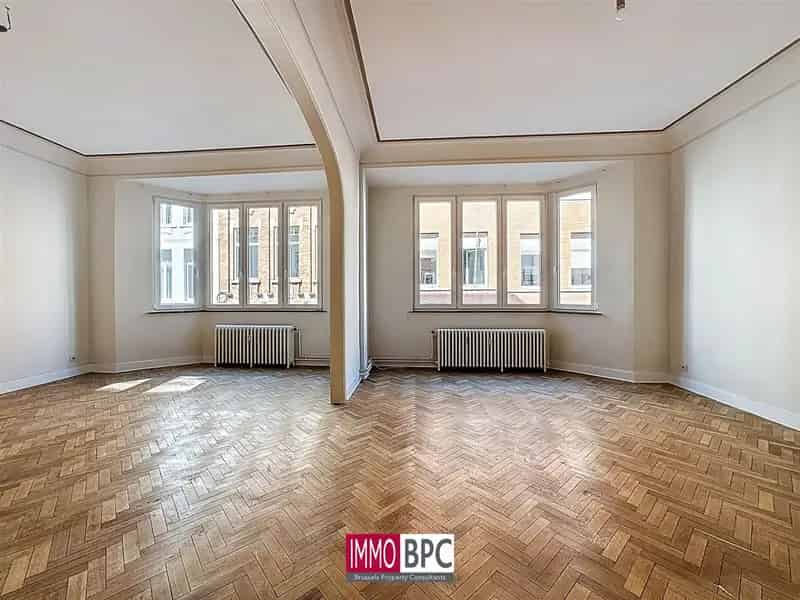 Appartement te huur 125m2 gerenoveerd 2 slaapkamers balkon