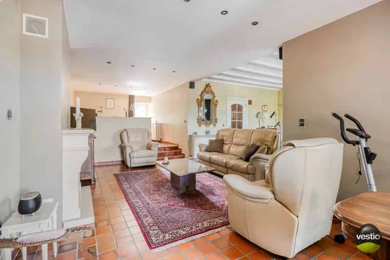 Huis te huur Bilzen: 6 slaapkamers, 3 appartementen, weiden