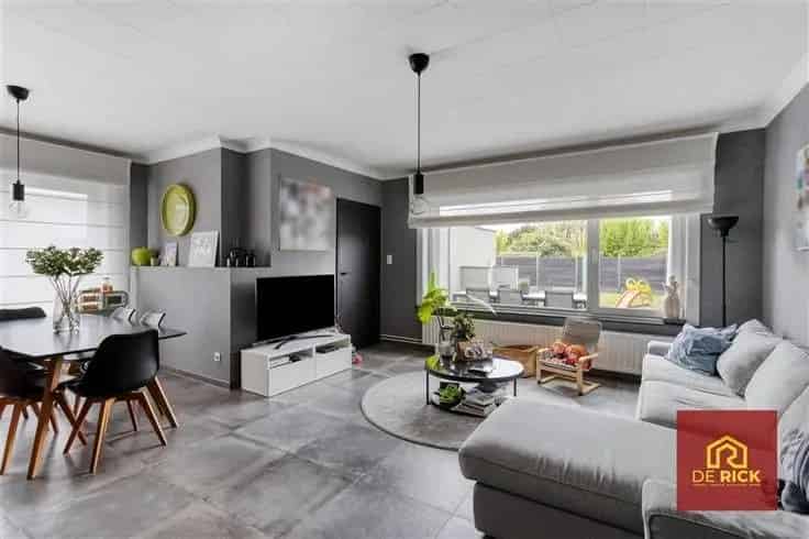 Huis Te Koop: Instapklare 3 Slaapkamers HOB met Garage en Tuin