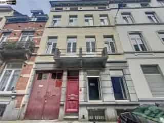 Industrie te koop Sint-Jans-Molenbeek 240m² magazijn