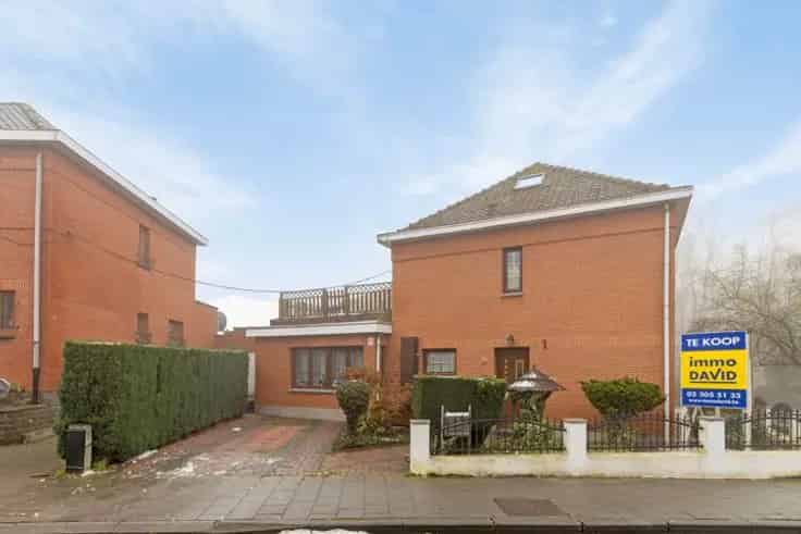 Gerenoveerde 3-Gevelwoning Te Koop Nabij Brussel Centrum