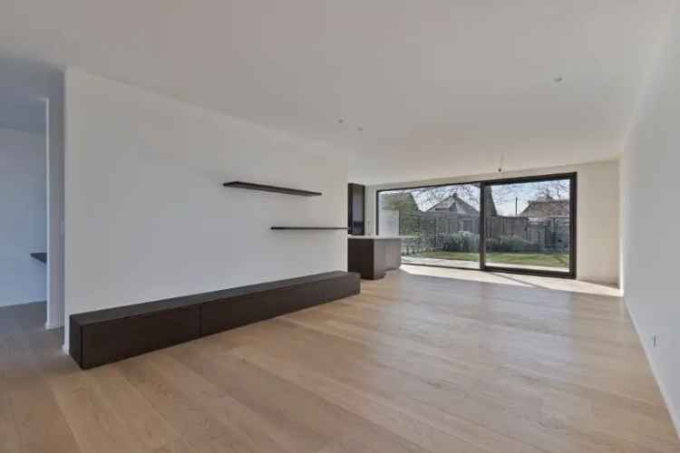 Ruim Strak Subliem Afgewerkte Woning