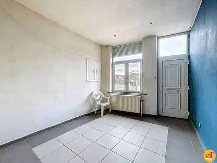 Huis te Koop te renoveren 4 slaapkamers terras tuin