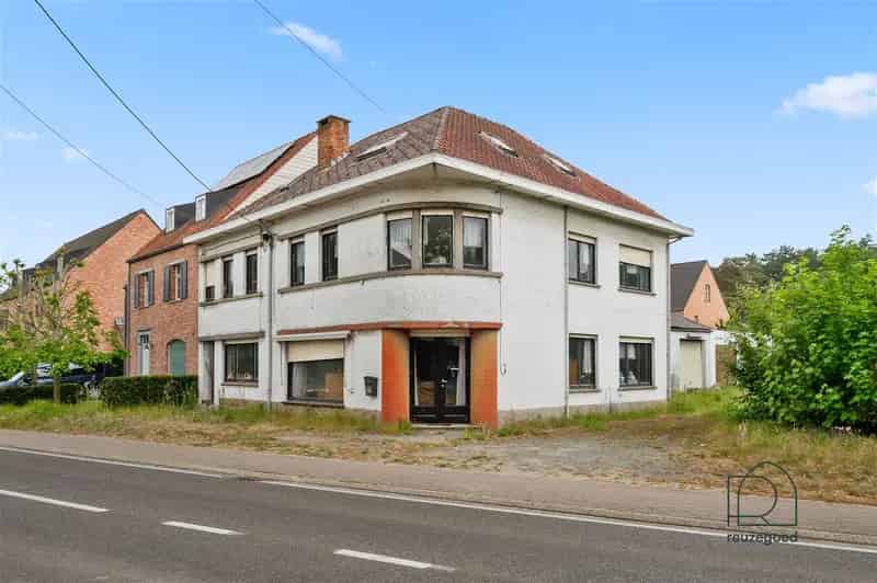 Huis te huur Keerbergen: Te renoveren woning met 5 slaapkamers en bouwgrond potentieel