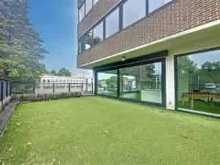 Handelspand te Huur Ukkel 118m² Terras Airco