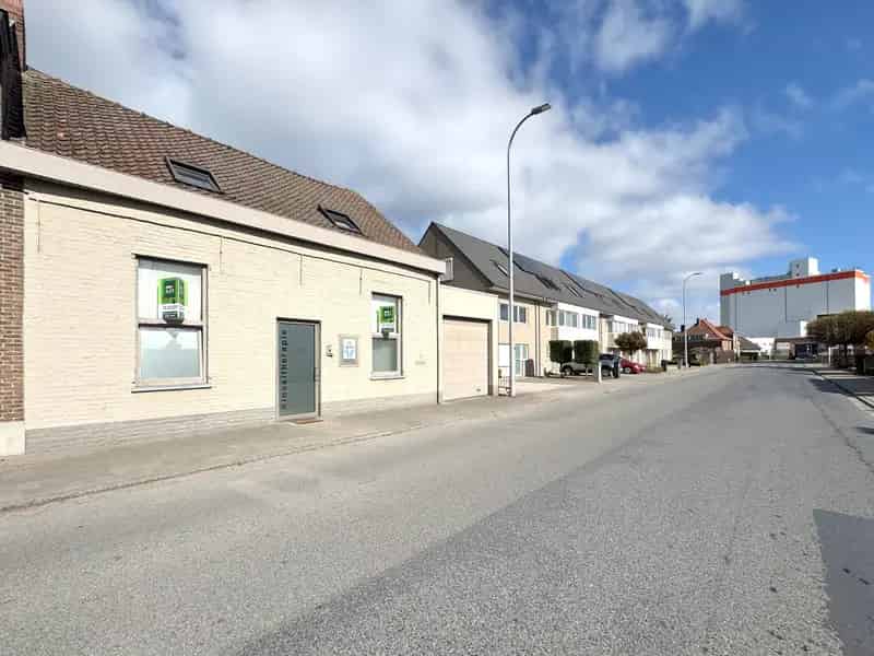 Huis te koop Sint-Eloois-Vijve: gerenoveerd gebouw met meerdere mogelijkheden