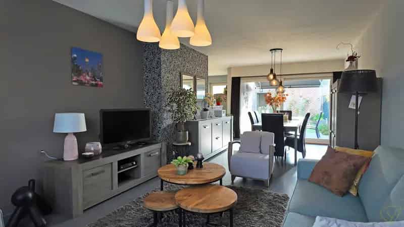 Huis te huur Eeklo: Moderne gezinswoning met dubbele garage
