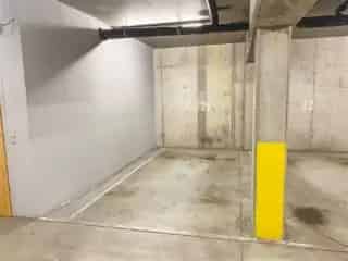 Parking te huur Andenne - Veilige overdekte parkeerplaats
