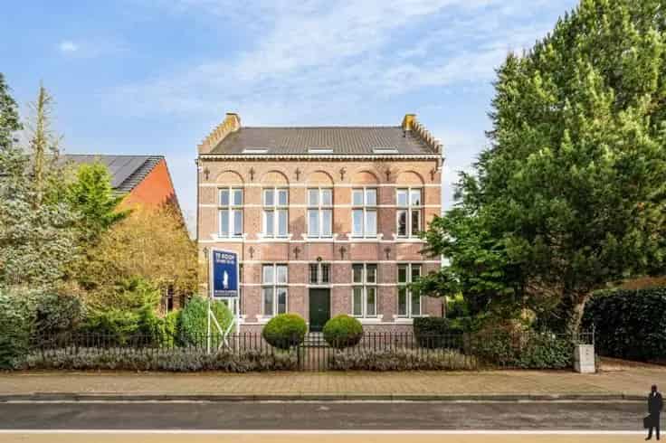 Historisch Herenhuis Essen Centrum 7 slaapkamers