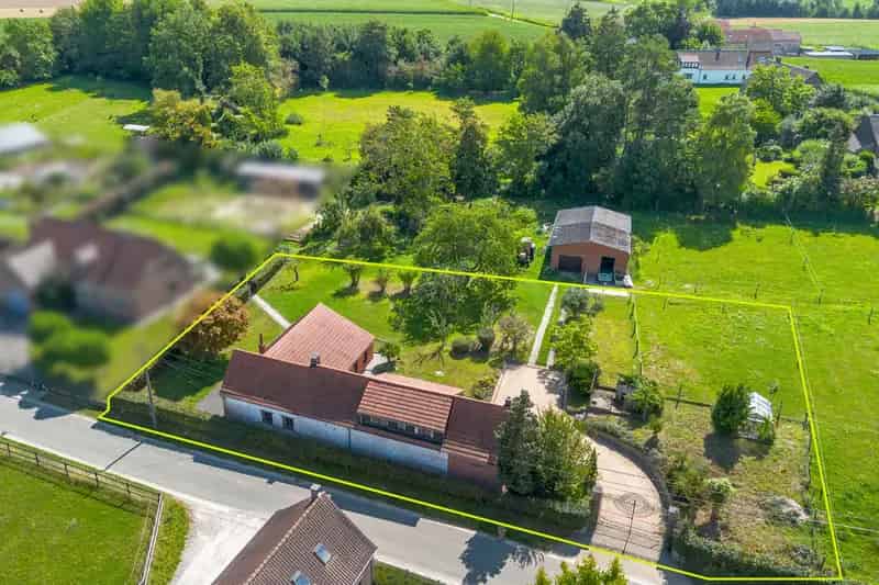 Huis te huur Sint-Pieters-Kapelle: Landelijk gelegen renovatieproject