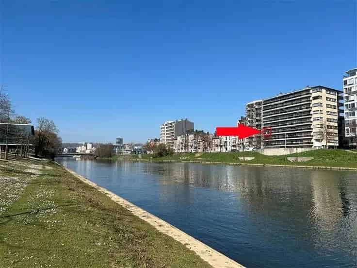 Appartement Te Koop met 2 slaapkamers, terras en parking