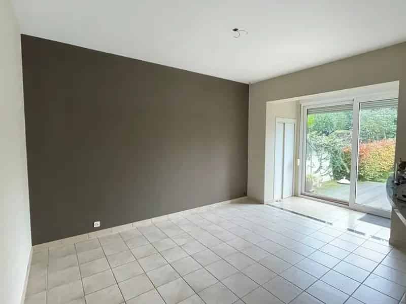 Ruime woning Strombeek-Bever Centrum Meergezinswoning