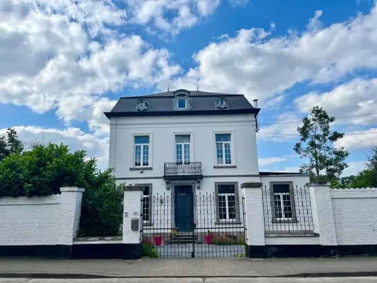 Herenhuis Te Koop Nabij Autosnelweg