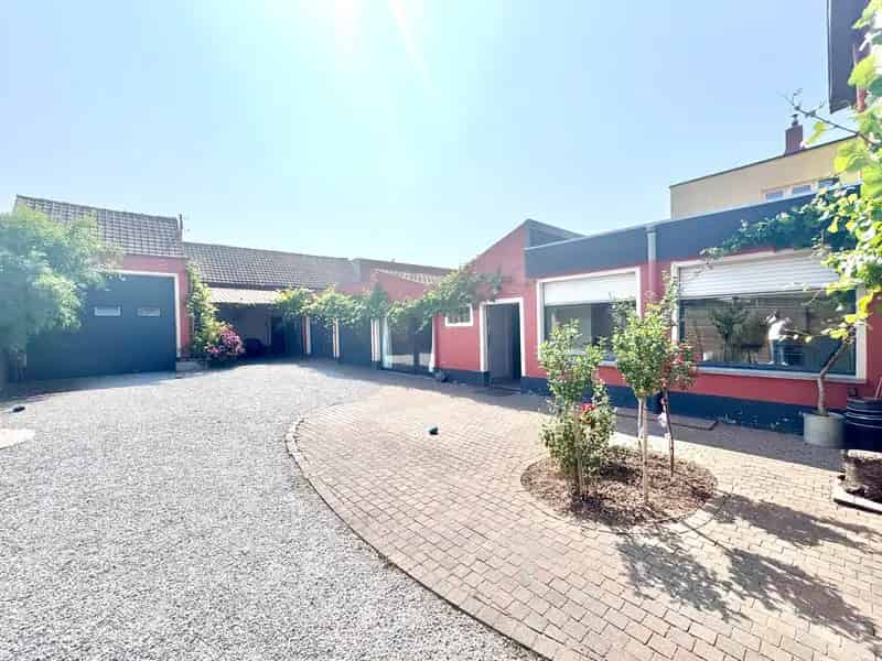 Huis te koop Harelbeke: Degelijke woning met tuin nabij centrum