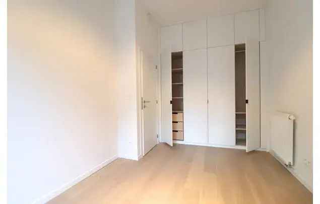 Huur 2 slaapkamer appartement van 100 m² in Brussels