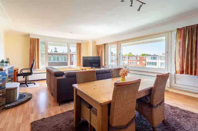 Instapklaar Hoekappartement Deurne-Oost Veel Lichtinval
