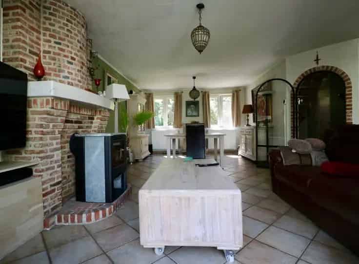 Huis Te Koop Vrijstaande woning met tuin en garage