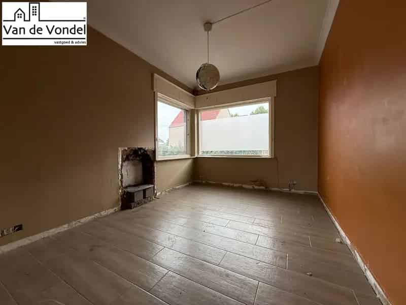Huis te koop: te renoveren HOB met 4 slaapkamers