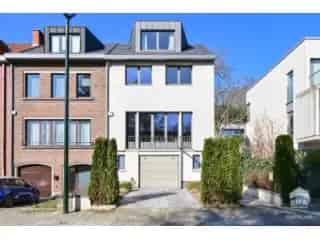 Huis te koop Ukkel 247m² gerenoveerd 4 slaapkamers