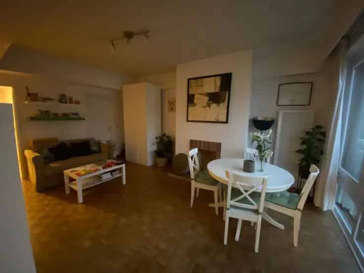 Studio te Koop Nabij Place Stephanie en Place du Chatelain