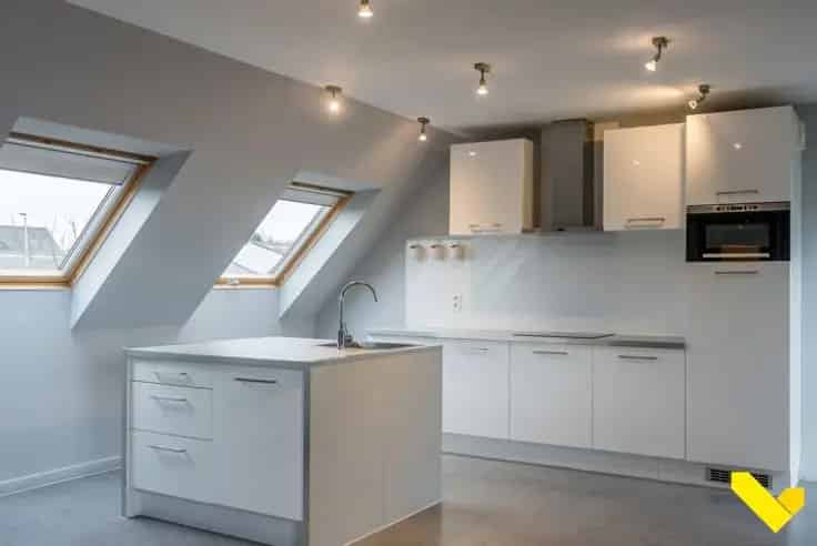 Luxueus Handelspand met Ruime Woning en Tuin Te Koop