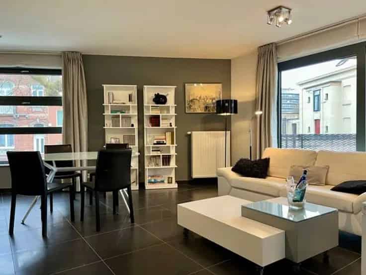 Appartement te koop Vorst - 3 slaapkamers, 2 badkamers, terras, parking