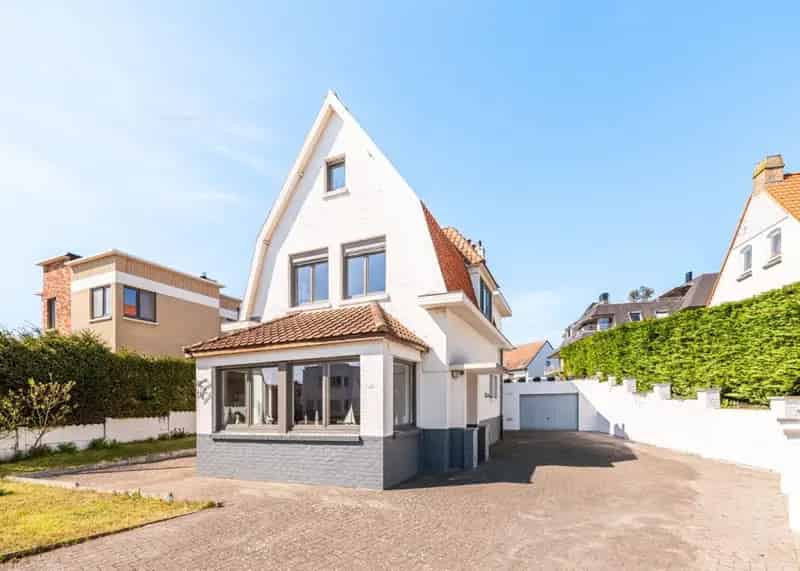 Villa te Koop Sint-Idesbald 4 Slaapkamers Garage