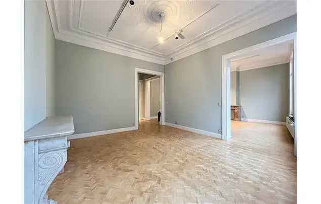 Huur 2 slaapkamer appartement van 140 m² in Brussels