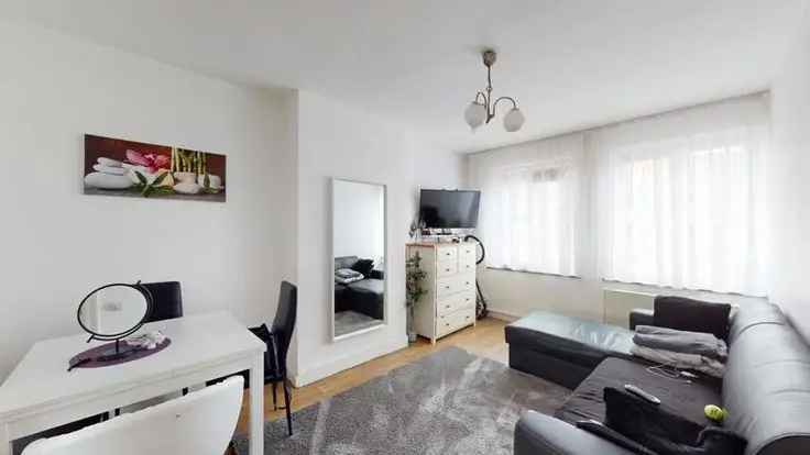 Te koop appartement met terras potentieel in Schaerbeek Colignon