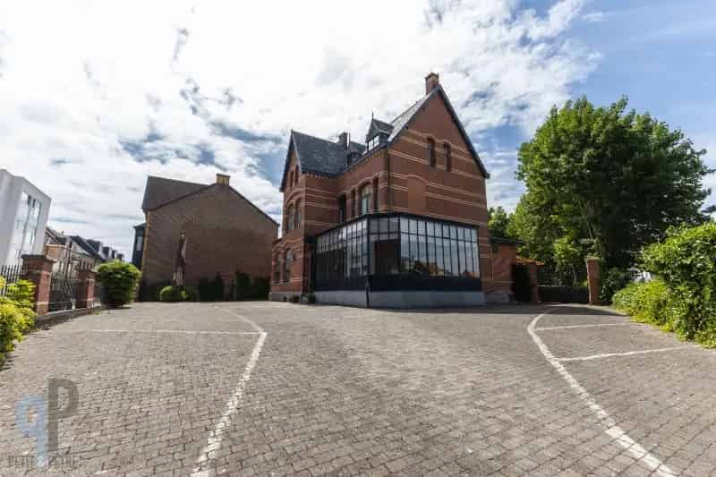 Huis te huur Zottegem: Imposante Villa met Tuin