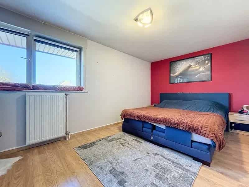 Halfopen bebouwing 3 slaapkamers tuin garage