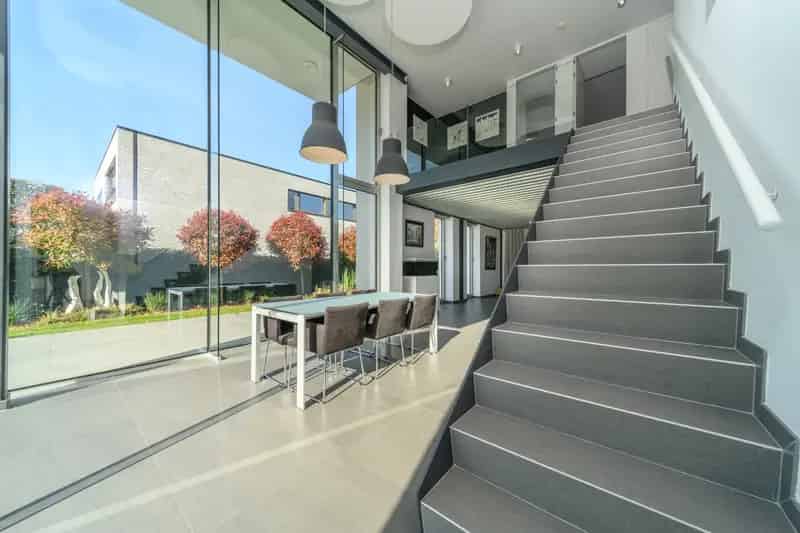 Luxueuze Villa te Koop met Panoramisch Zicht en Tal van Extra's