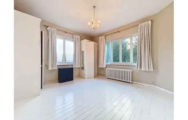 Huur 6 slaapkamer huis van 340 m² in Brussels