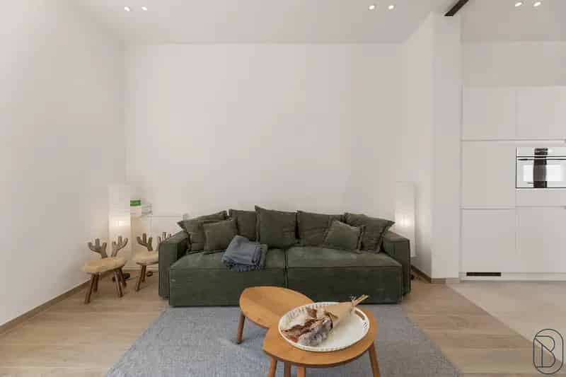 Gerenoveerde woning te Moen 5 slaapkamers terras tuin