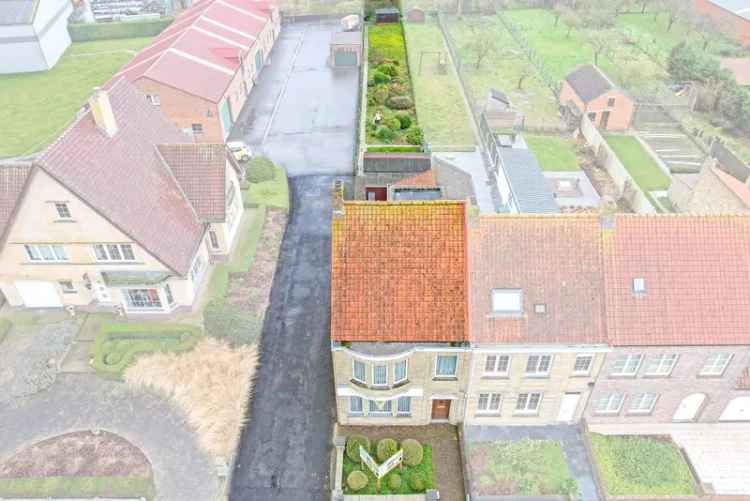 Te koop ruime gezinswoning met zuidgerichte tuin in Lo-Reninge