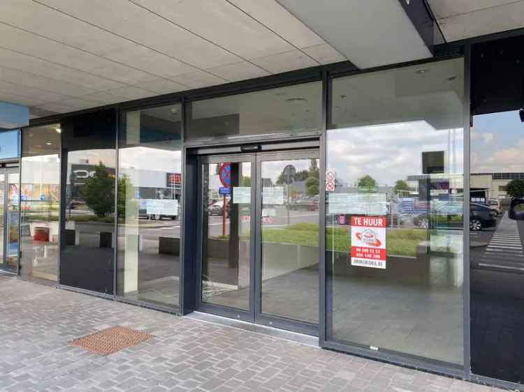 Commerciële winkelruimte TE HUUR in de site v/d Carrefour te Waregem (Sint-eloois-vijve)