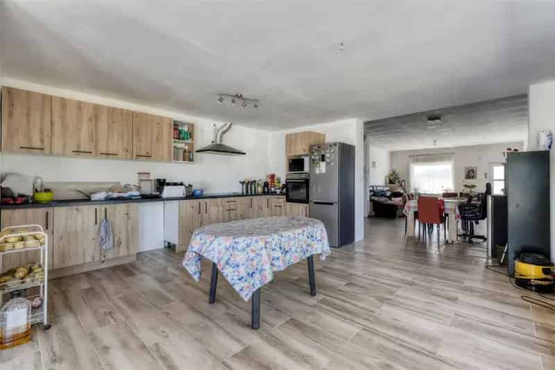 Te renoveren woning grote tuin