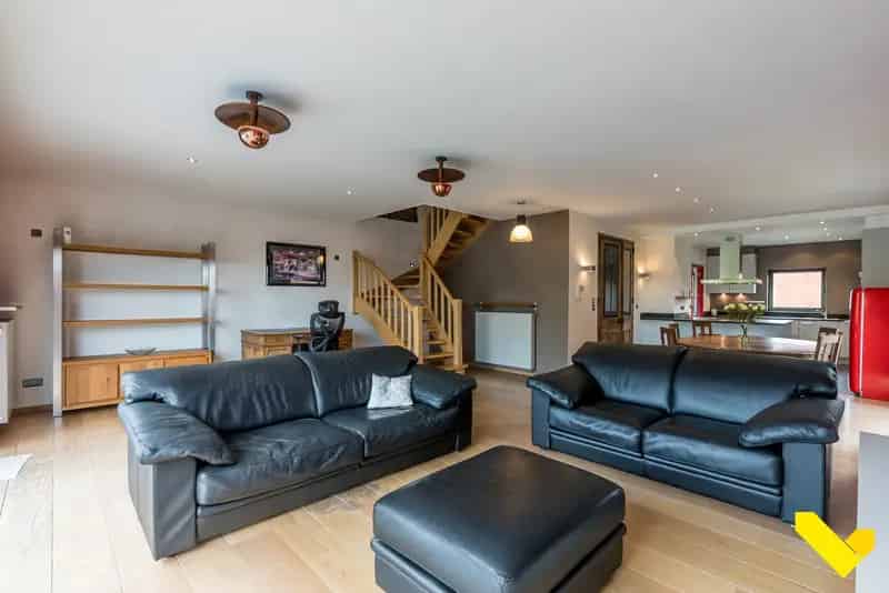 Ruim Appartement te Koop met Terras Garage en Kelder
