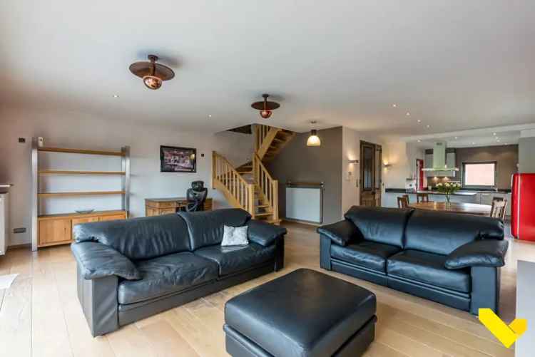 Ruim Appartement te Koop met Terras Garage en Kelder