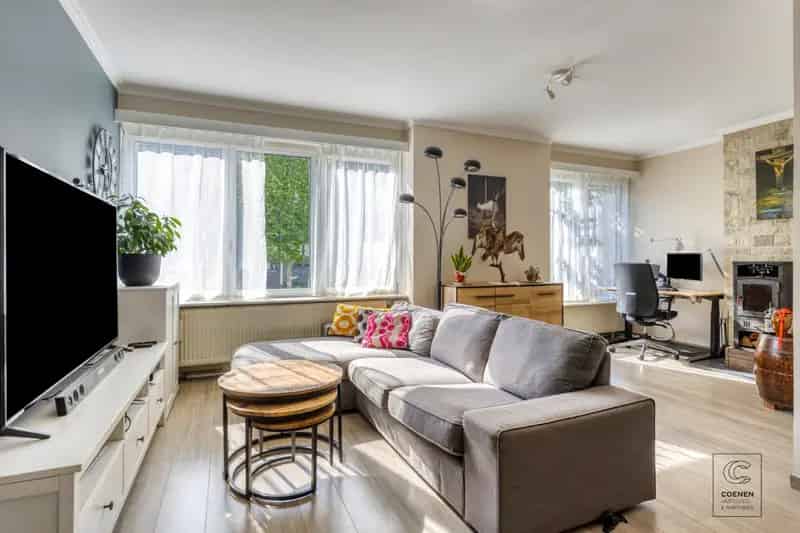 Bel-"etage woning 158m

3 slaapkamers