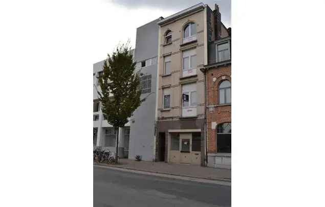 Huur 1 slaapkamer appartement van 90 m² in Antwerp