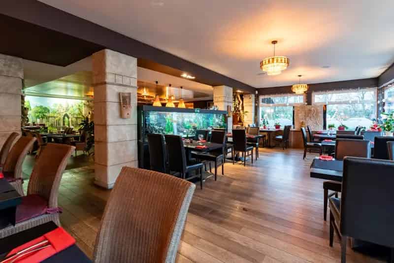 Handelsgelijkvloers met Terras te Koop Deurne