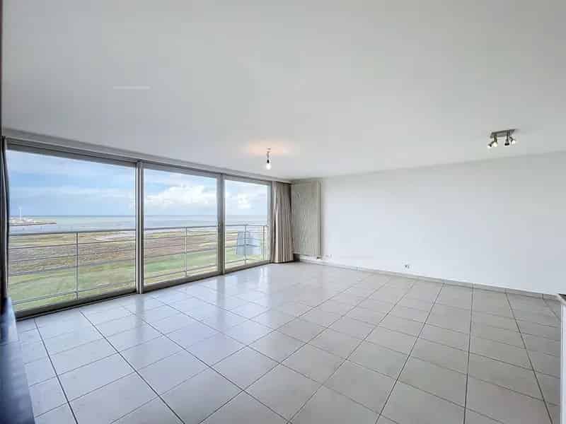 Appartement te koop Heist-aan-Zee: 3 slaapkamers, zeezicht
