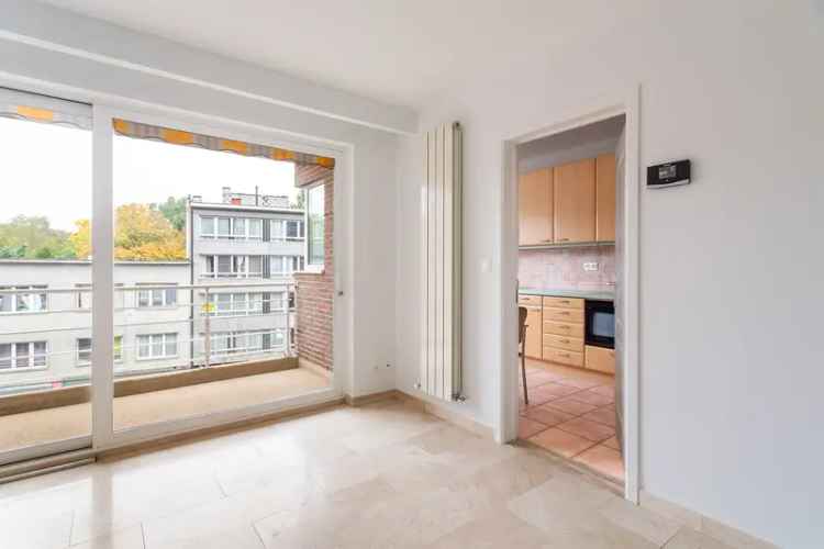 Ruim 2 slaapkamer appartement met 2 terrassen en garage box 8444758