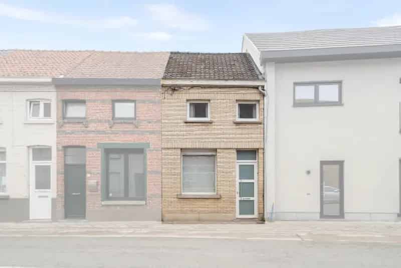 Huis te koop Lokeren: Op te knappen woning met tuin
