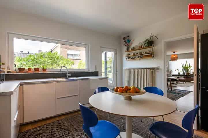 Huis te koop Merelbeke: Gerenoveerde gezinswoning met tuin