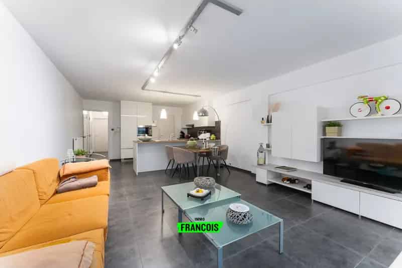 Recent 2 Slaapkamer Appartement Oostende Nabij Strand